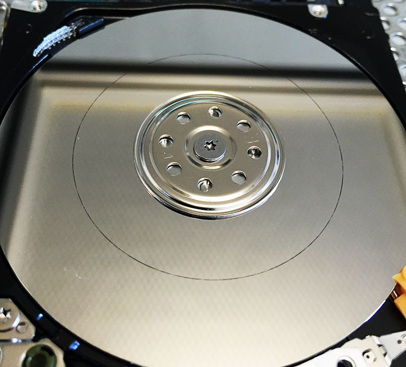 recuperare i dati hard disk, testine hard disk, disco graffiato